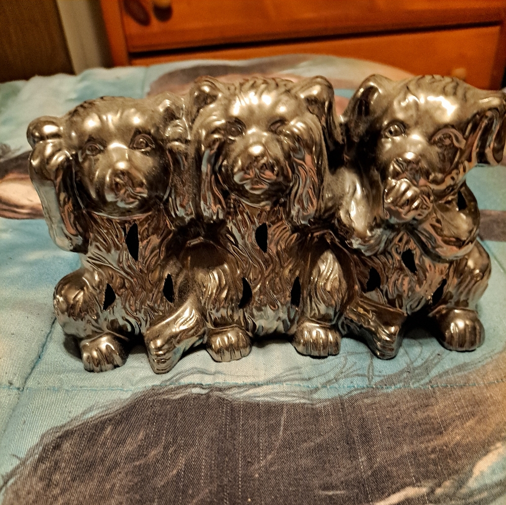 Vanilla sandalwood dog figurine potpourri satchet holder
